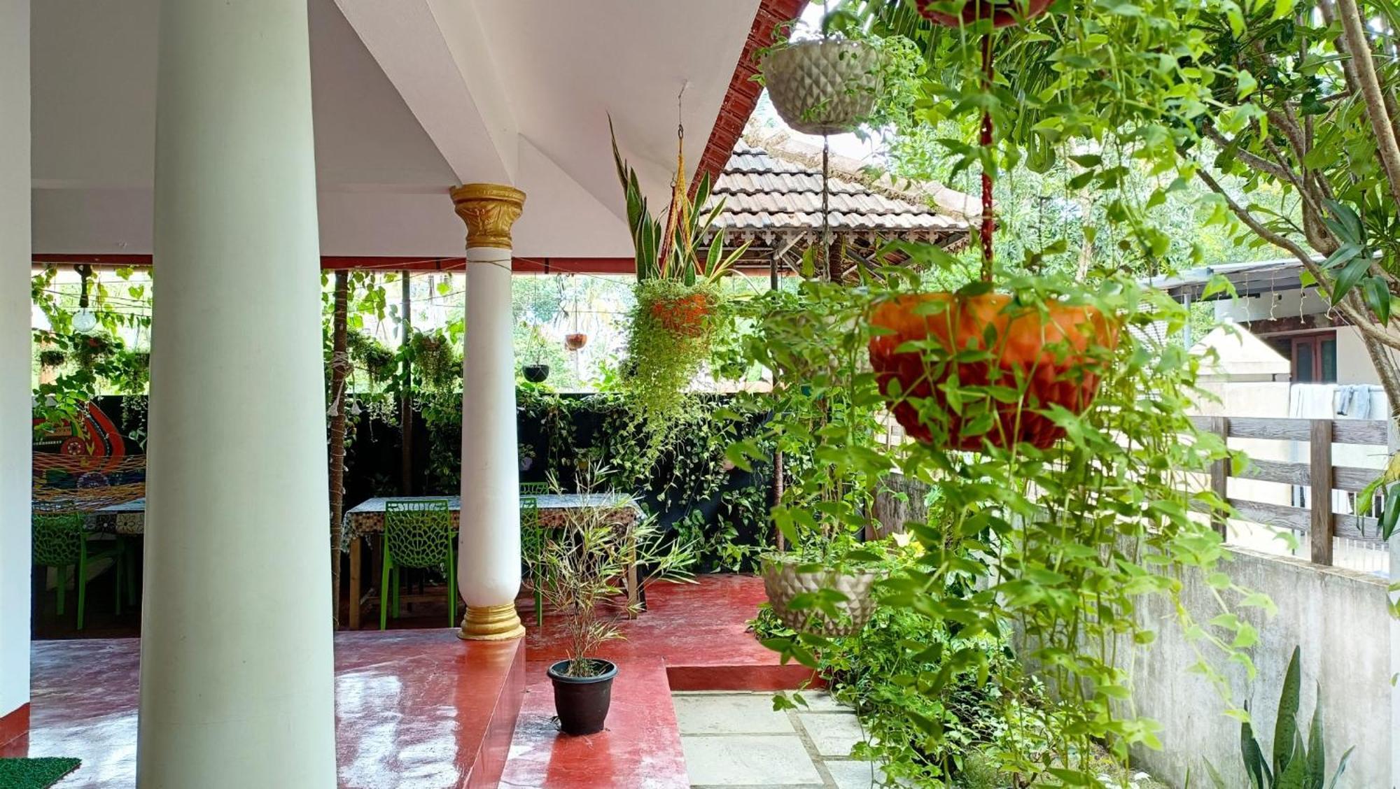 Marari Cleetus Homestay *